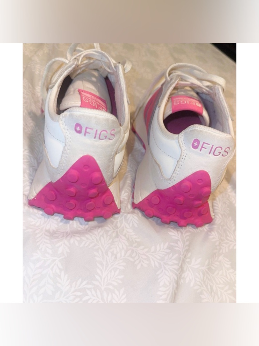 FIGS f*ing pink 327 new balance